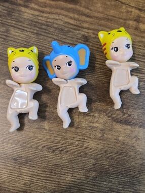 Lot Of 3 Sunny Angel Hippers